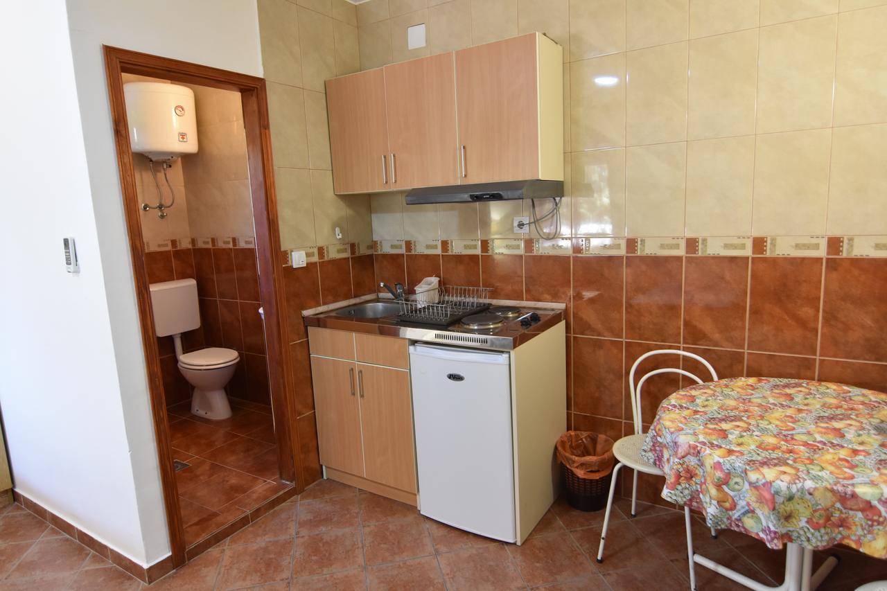 דירות Petrovac Vuko I Magdalena Midzor מראה חיצוני תמונה
